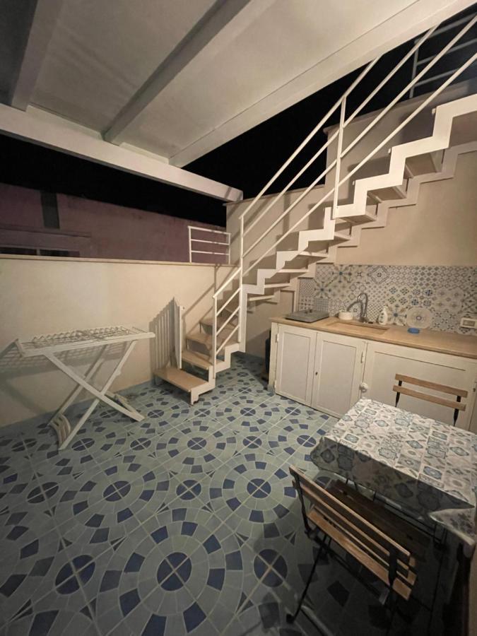 La Casa Di Fronte La Spiaggia Di サン・ヴィート・ロ・カーポ エクステリア 写真